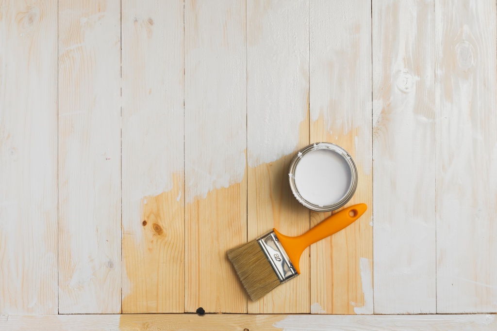 copyspace-with-paintbrush-can-lying-partially-painted-wooden-background-top-view.jpg copyspace-with-paintbrush-can-lying-partially-painted-wooden-background-top-view.jpg